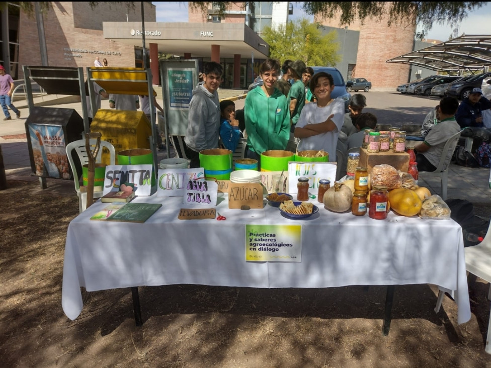 imagen FERIA DE CIERRE DE LA  7ma CONVOCATORIA  DE PROYECTOS SOCIO EDUCATIVOS DE LA UNCUYO 