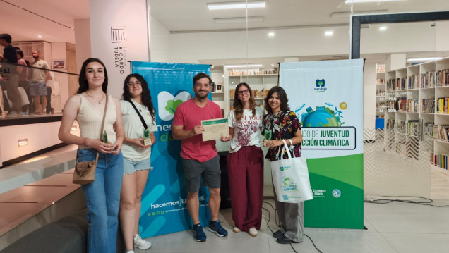 imagen EL FONDO JUVENTUD Y ACCIÓN CLIMÁTICA ENTREGÓ RECONOCIMIENTOS A NUESTROS ESTUDIANTES  