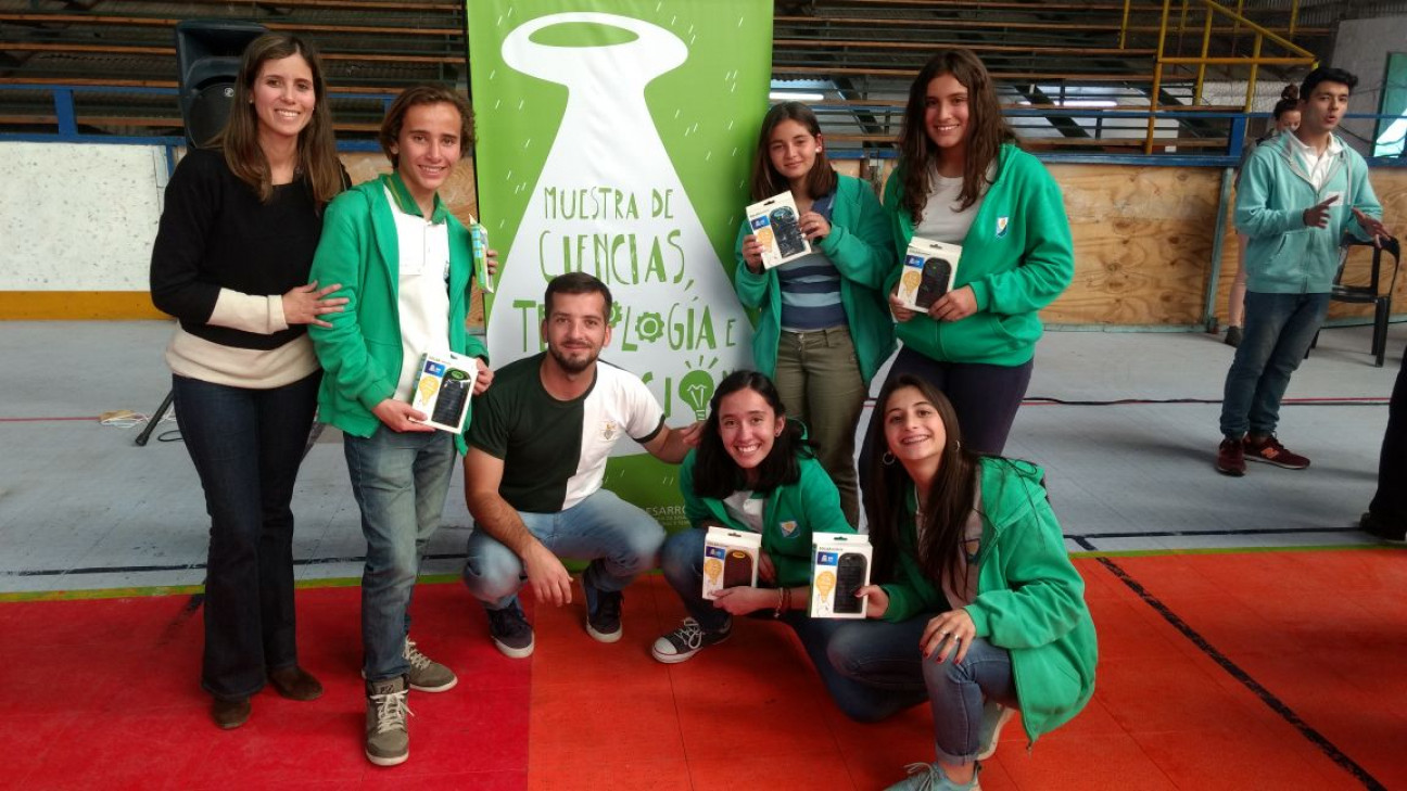 imagen Estudiantes del LAE obtienen el 2do Premio en la Muestra de Ciencias 